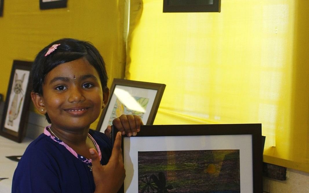 வயது 5, வரைந்தது 1000 ஓவியங்கள்... கரூர் சிறுமியின் அசத்தல் ஓவிய கண்காட்சி!