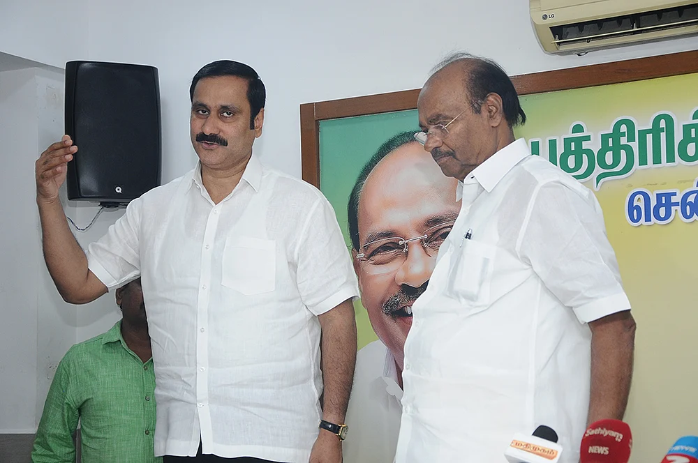 அக்கப்போர்... திண்டாட்டம்.... முட்டுக்கட்டை... கலகம்!?
