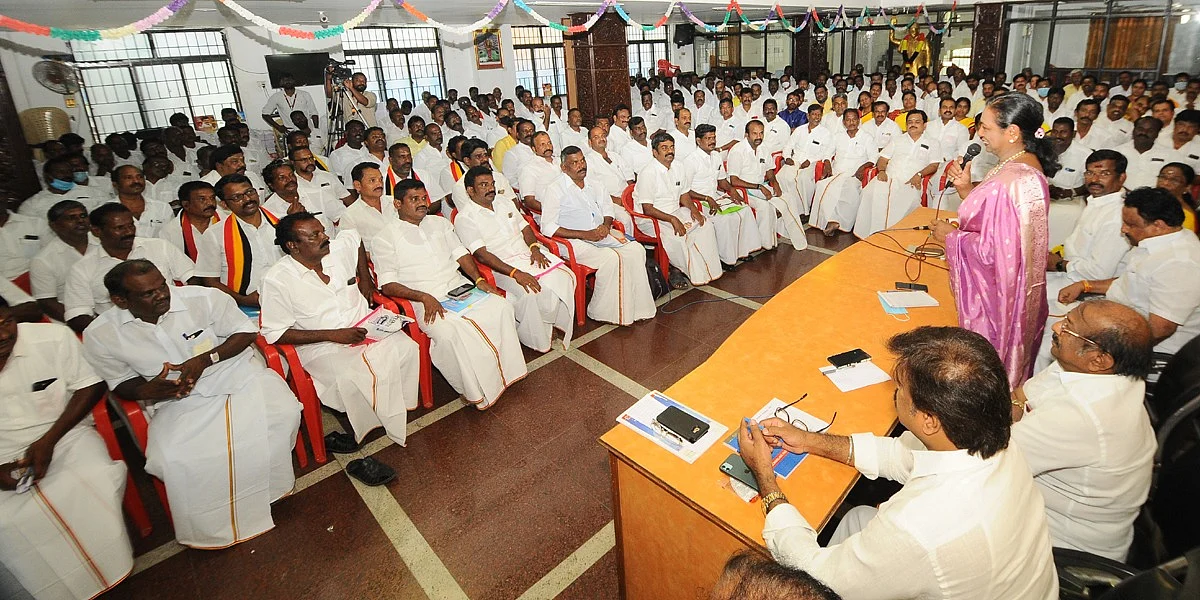 தே.மு.தி.க ஆலோசனை கூட்டம்