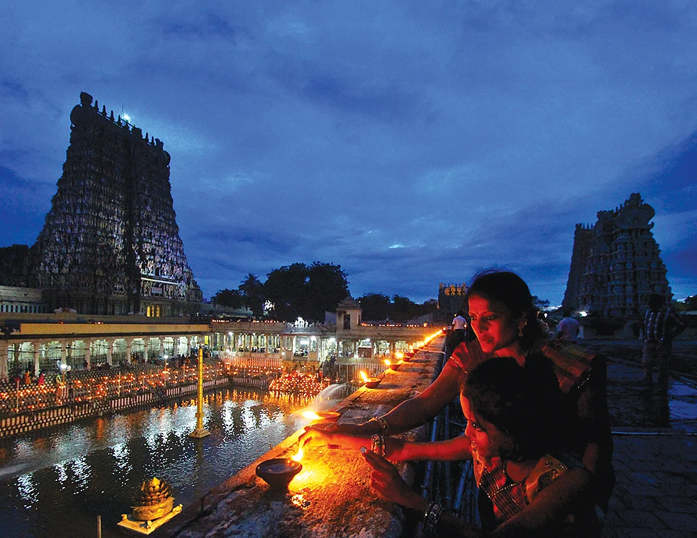 ஆன்மாக்களைக் குளிர்விக்கும் அண்ணாமலை தீர்த்தவாரி!
