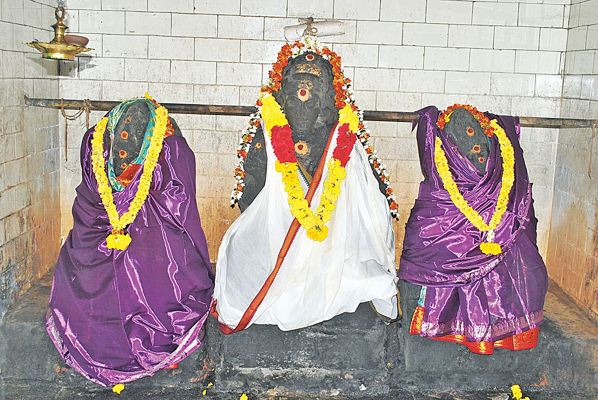 ஸ்ரீ பூரண- புஷ்கலை மகா சாஸ்தா ஐயனார்