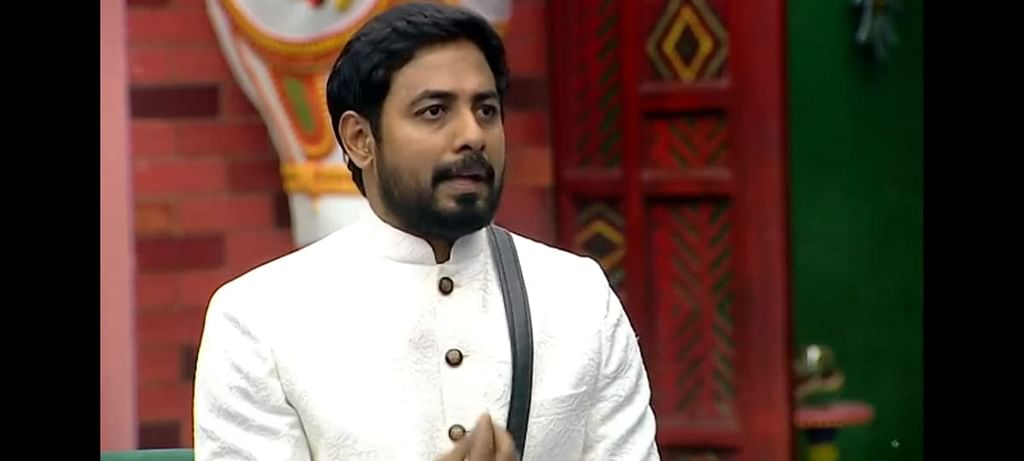 கழன்றுவிழும் முகமூடிகள்... ஆரியை எதிர்க்கும் வீடு... திருப்பி அடிக்கும் ஆரி! பிக்பாஸ் - நாள் 90