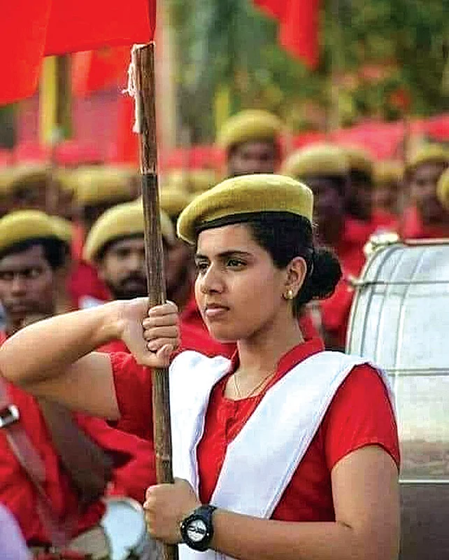 ‘சகாவு’ ஆர்யா ராஜேந்திரன் நாட்டின் இளம் மேயர்!
