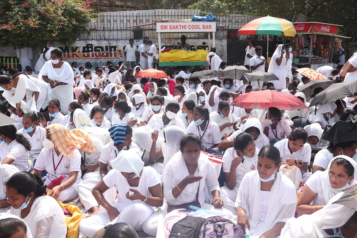 செவிலியர்கள் போராட்டம்