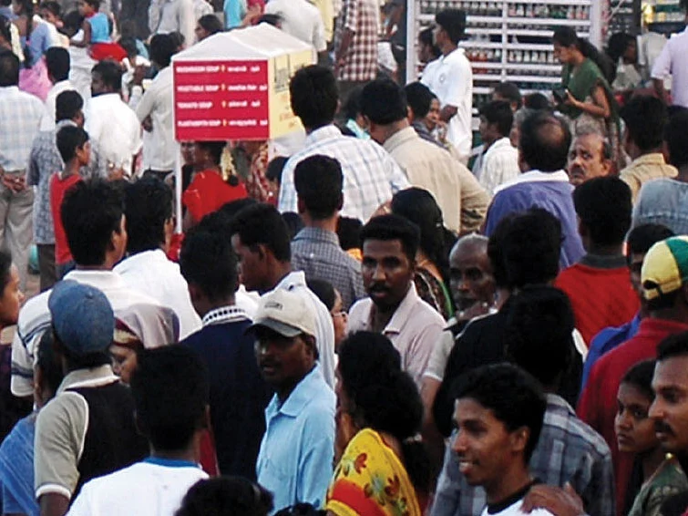 ஊரே கேக்குது!
