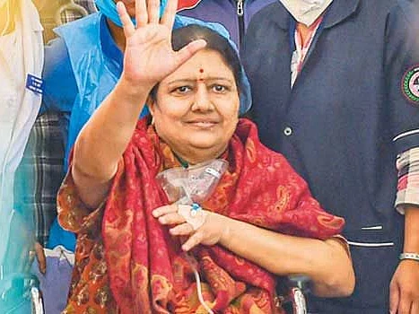 `சசிகலா அட்வைஸ்; இணைந்த குடும்பங்கள்!’ - மகிழ்ச்சியில் உறவுகள்