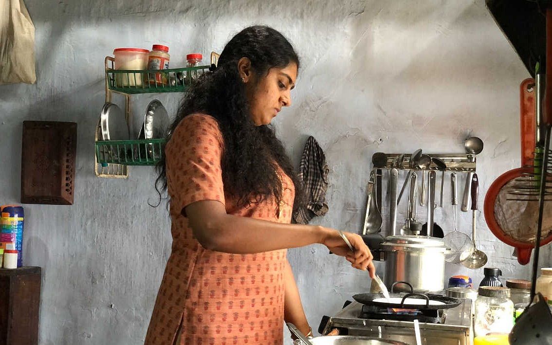 தோழிகளே... தி கிரேட் இந்தியன் கிச்சனும் உங்களிடம் சில கேள்விகளும்! #AvalVikatanPoll