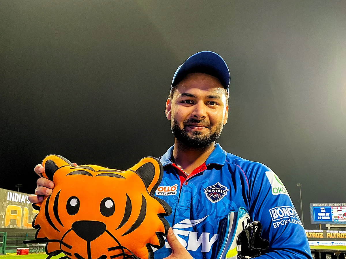 ரியல் ஹீரோ ரிஷப் பன்ட்... சோஷியல் மீடியாவில் குவியும் ஆதரவுக்கு காரணம் என்ன?! #RishabhPant