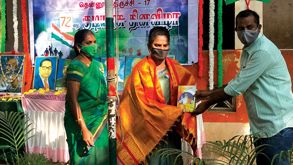 திருநங்கை சினேகா.