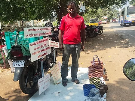 நெல்லை: `சாலை விபத்து கொடுமைகளை நேரில் பார்த்திருக்கிறேன்!’ - விழிப்புணர்வு ஏற்படுத்தும் இளைஞர்