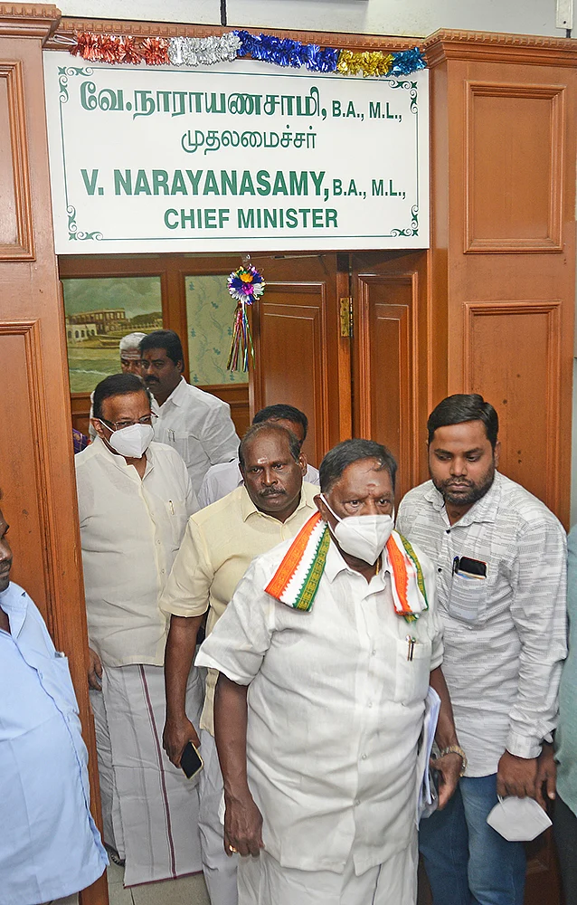 புதுச்சேரி ஆட்சி கவிழ பா.ஜ.க மட்டுமா காரணம்?