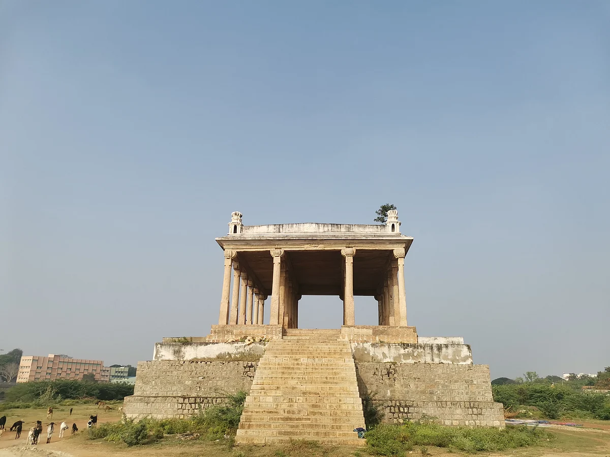 தேனூர் மண்டபம்