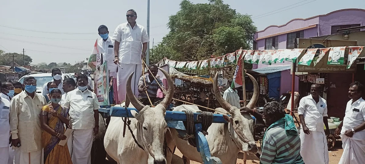கார்த்தி சிதம்பரம் மாட்டு வண்டியில்