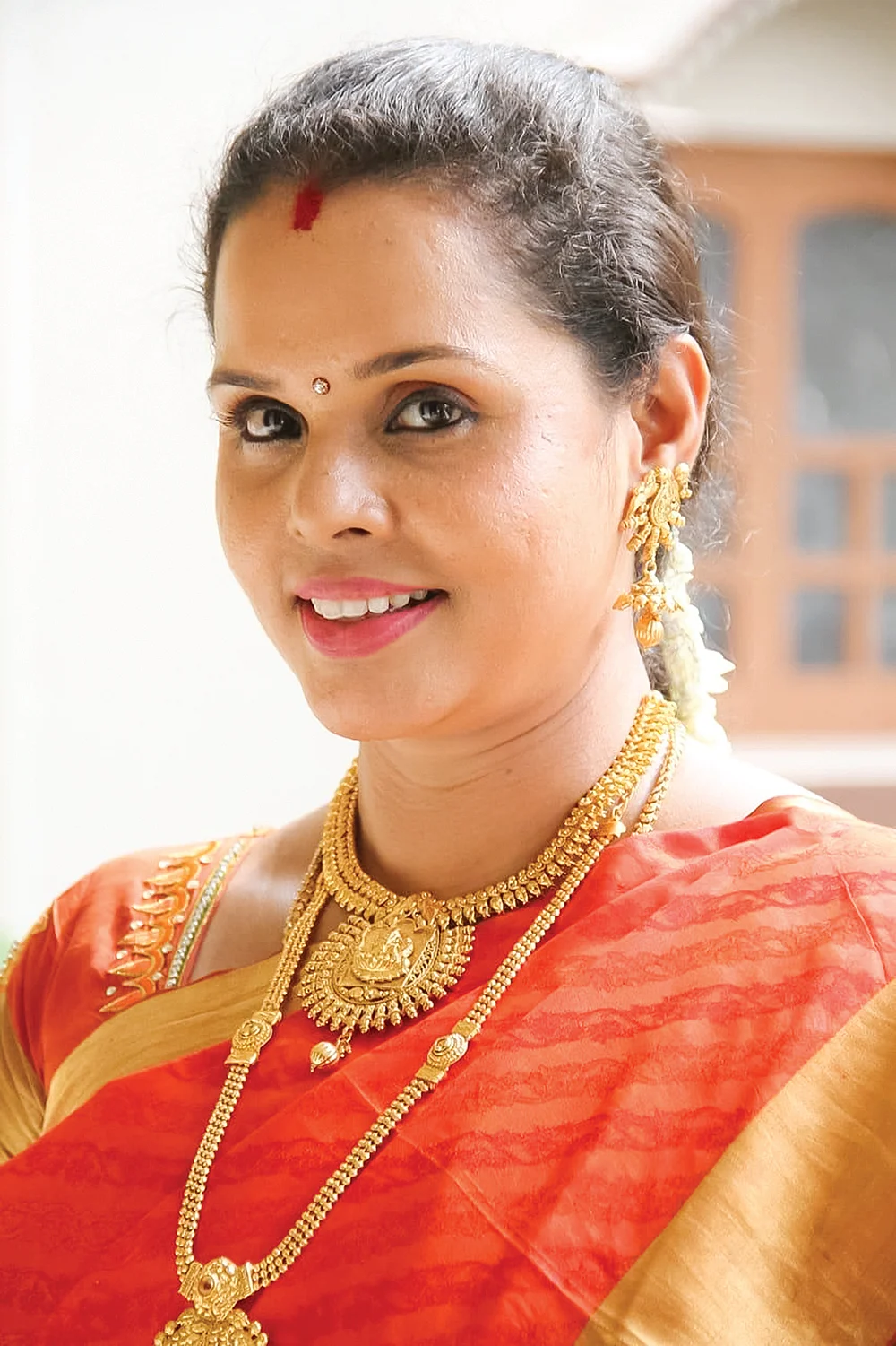 விகடன் TV: பகல் சீரியல் என்றால் பாரபட்சமா?