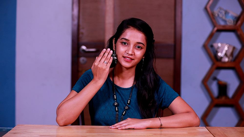 நகத்தில் முகம் பார்க்கலாம்!