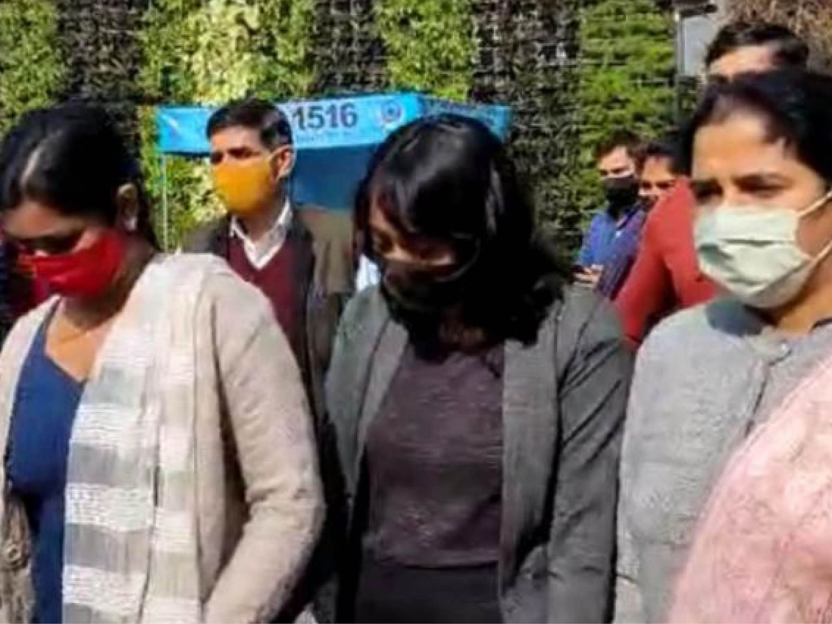 'டூல்கிட்' வழக்கில் திஷா ரவி கைது! - சமூக செயற்பாட்டாளர்களை ஒடுக்கும் முயற்சியா?
