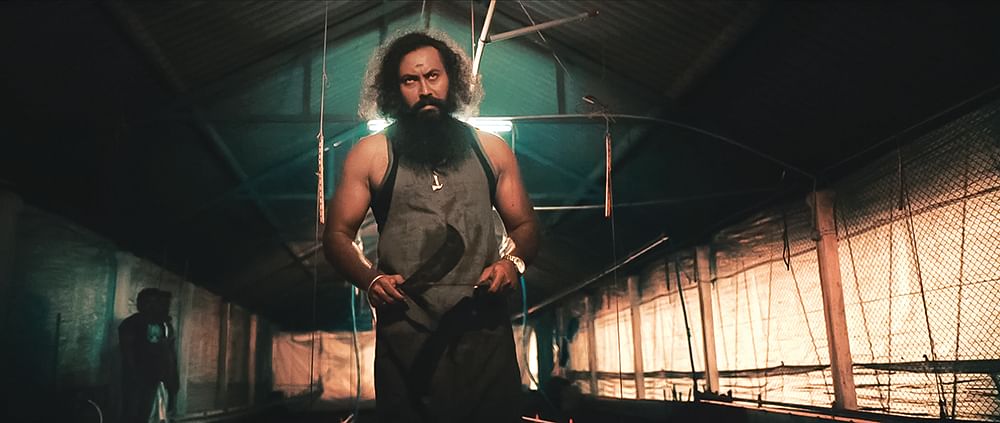 “கார்த்தி நூறு ரவுடிகளின் சுல்தான்!”