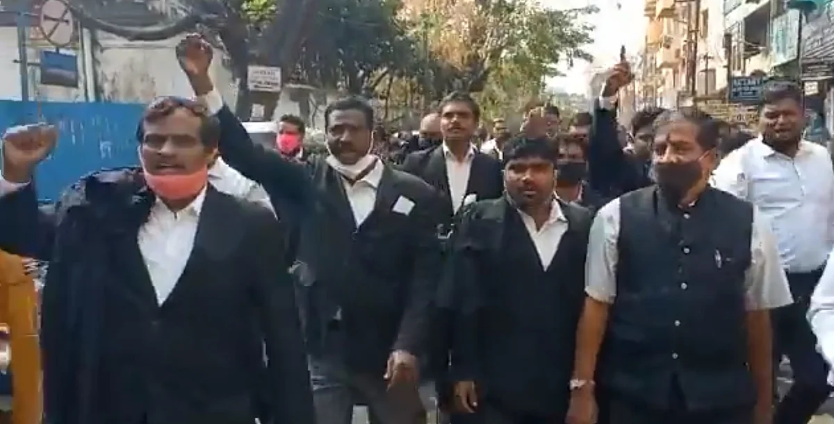 வழக்கறிஞர்கள் போராட்டம்