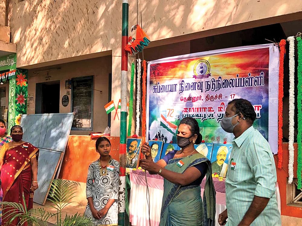 தலைமை ஆசிரியர் ஜீவானந்தன்