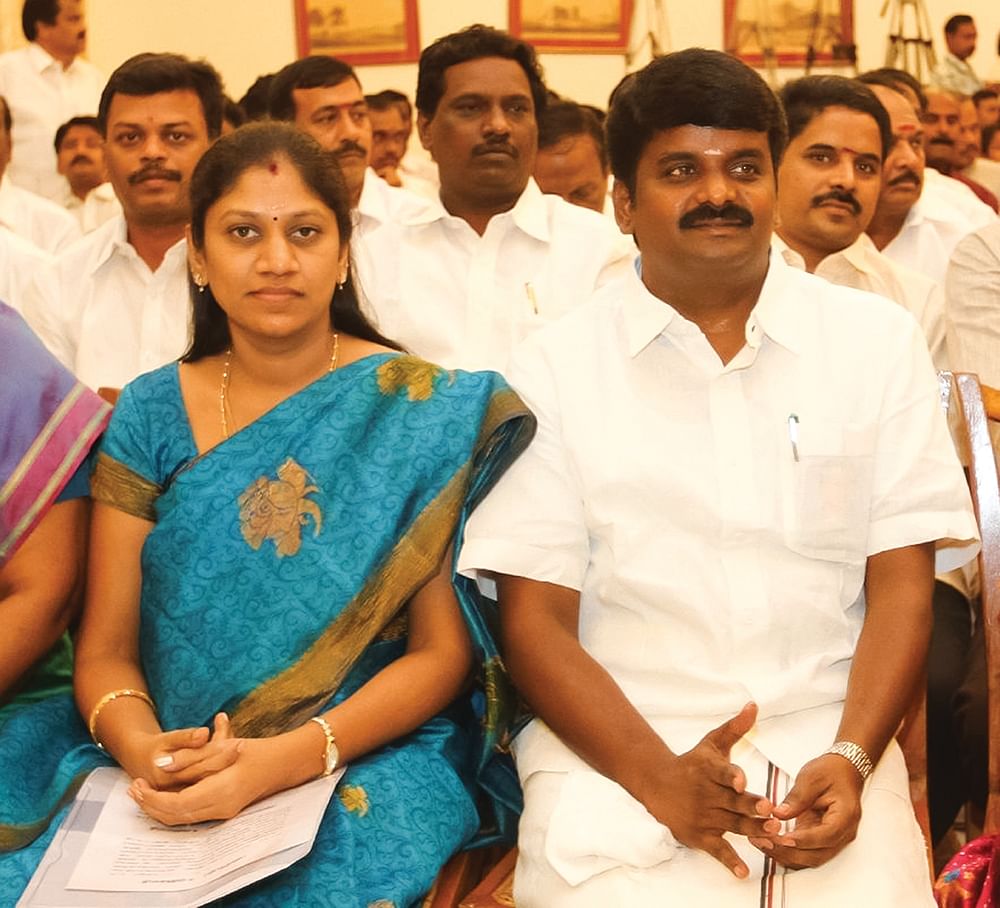விஜயபாஸ்கர் தம்பதி