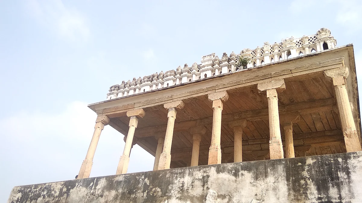 தேனூர் மண்டபம்