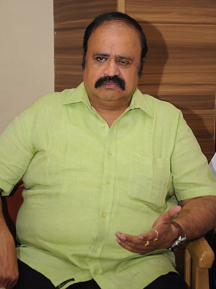 புகழேந்தி