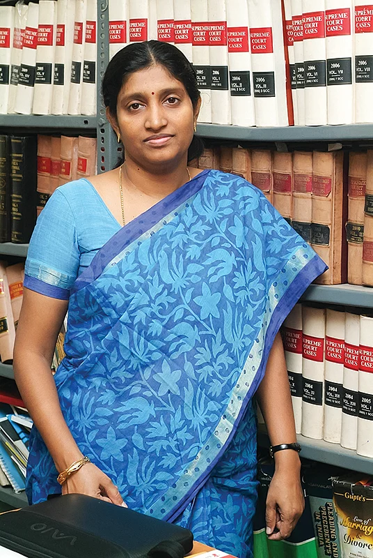 நீதி வழங்கத்தானே நீதிமன்றங்கள்?