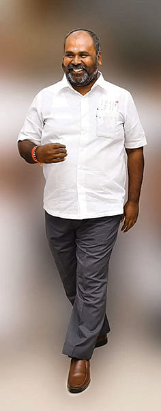 மந்திரி தந்திரி: ஆர்.பி.உதயகுமார்