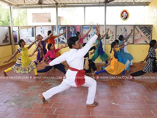 `பிள்ளைகளை என் வகுப்புக்கு விரும்பி அனுப்புறாங்க!’ - பரதத்தில் சாதிக்கும் திருநங்கை #SheInspires