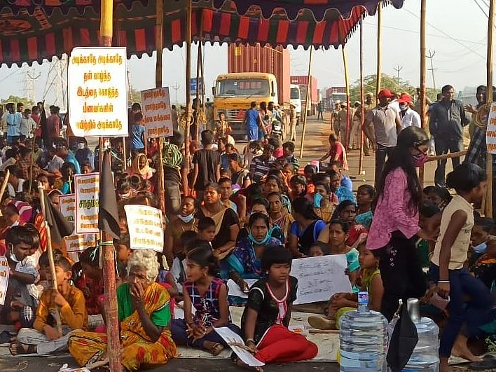 ``நம்பி நிலத்தை கொடுத்தோம், பணி நிரந்திரம் செய்யாம ஏமாத்துறாங்க” கொதிக்கும் காட்டுப்பள்ளி மக்கள்!"