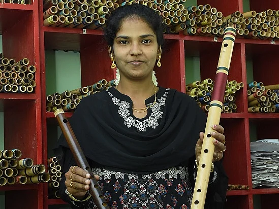 `உலகம் முழுக்க போகுது எங்க புல்லாங்குழல்!' - பெனிட்டாவின் கலக்கல் பிசினஸ் கதை #SheInspires
