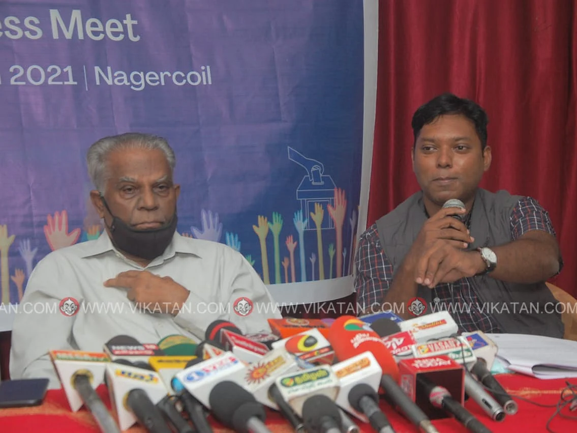 ``நூறு சதவிகித வி.வி.பேட் ரசீதுகளையும் எண்ண வேண்டும்"
முன்னாள் ஐ.ஏ.எஸ் அதிகாரிகள் கோரிக்கை!