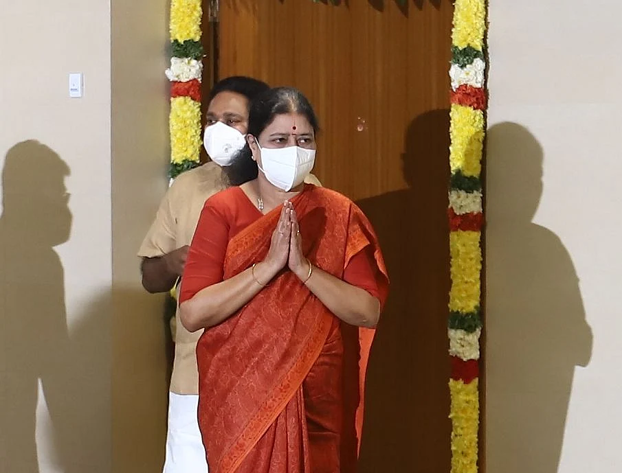 சசிகலா, தினகரன்