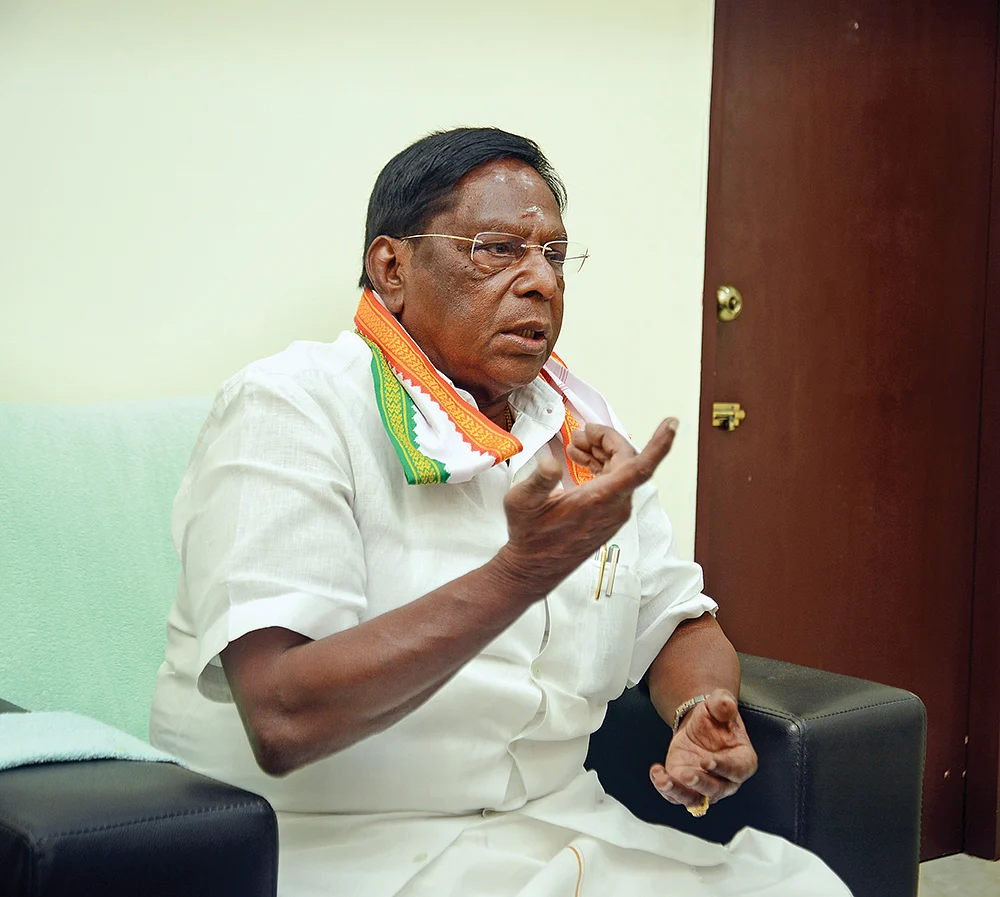 “மல்லாக்கப் படுத்துக்கொண்டு எச்சில் துப்பக் கூடாது!”