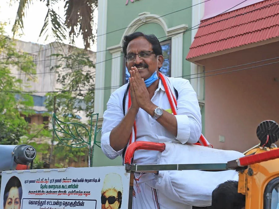 தனித்துவிடப்பட்ட ஆதிராஜாராம்!