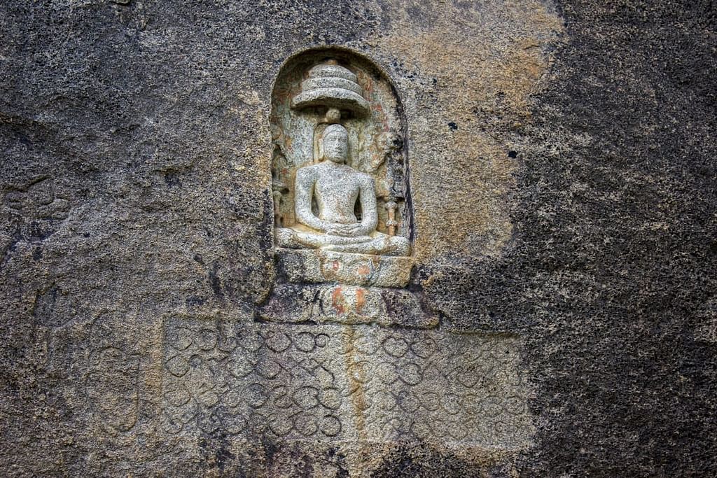 அரிட்டாபட்டி மகாவீரர் சிற்பம்