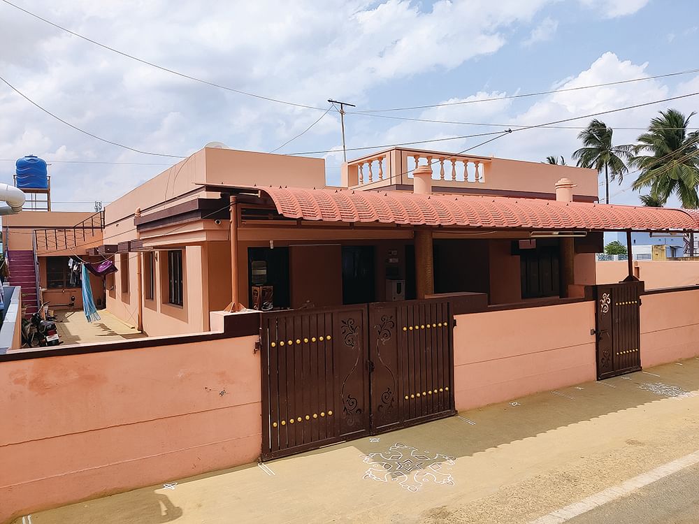 ஸ்டேட் பாங்க் காலனியில் உள்ள வீடு