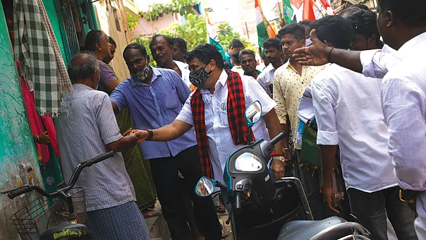 PTR பழனிவேல் தியாகராஜன்