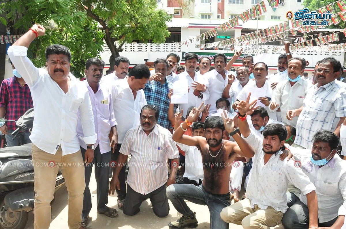 போராடும் அ.தி.மு.க தொண்டர்கள்