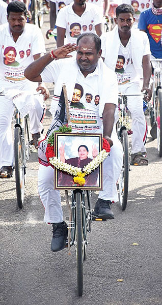 மந்திரி தந்திரி: ஆர்.பி.உதயகுமார்