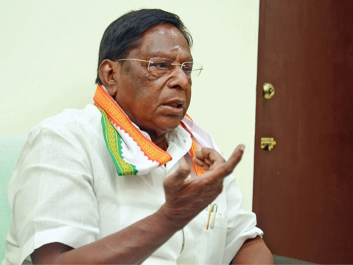 ``முதல்வர் ரங்கசாமியை டம்மியாக்கிவிட்டார்கள்!” - கடுகடுக்கும் முன்னாள் முதல்வர் நாராயணசாமி