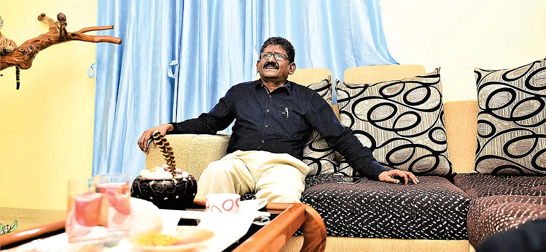 “ஐ.ஏ.எஸ் அதிகாரிகள் துணையில்லாமல் அரசியல்வாதிகள் ஊழல் செய்ய முடியாது!”