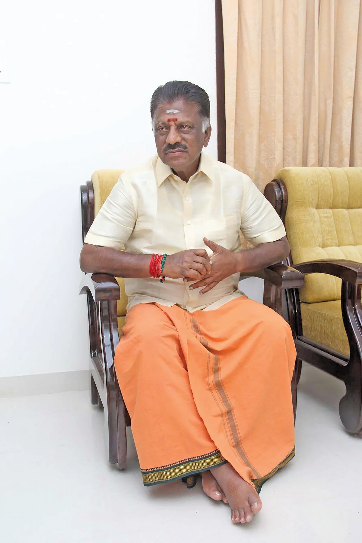 “அ.தி.மு.க மீண்டும் ஒரு குடும்பத்தின் கையில் நிச்சயம் போய்விடாது!”