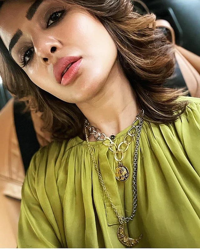 Samantha - கால் முளைத்த ரங்கோலி!