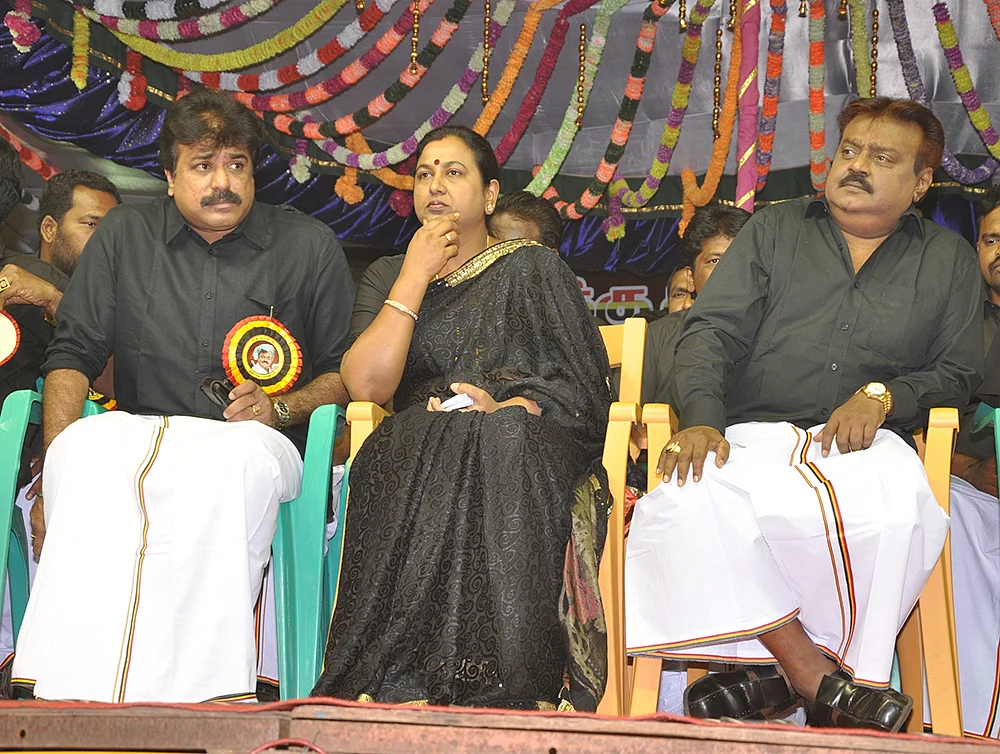 சுதீஷ், பிரேமலதா, விஜயகாந்த்