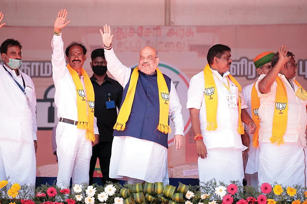 அமித் ஷா-வின் அதிரடிப் பேச்சு... அதிருப்தியில் ரங்கசாமி... தனித்து இறங்குகிறதா என்.ஆர்.காங்கிரஸ்?