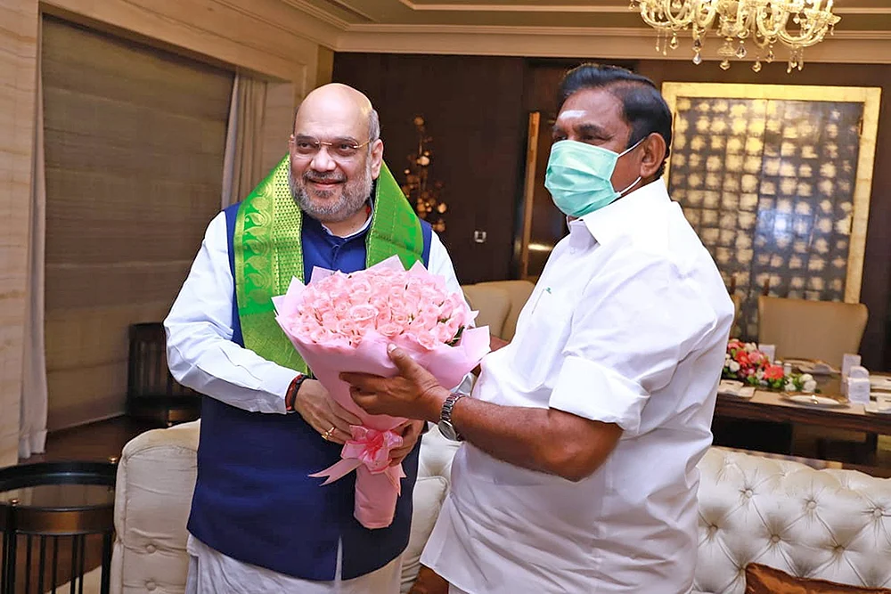 மன்றாடிய எடப்பாடி... மனம் மாறுவாரா அமித் ஷா... நள்ளிரவில் நடந்தது என்ன?