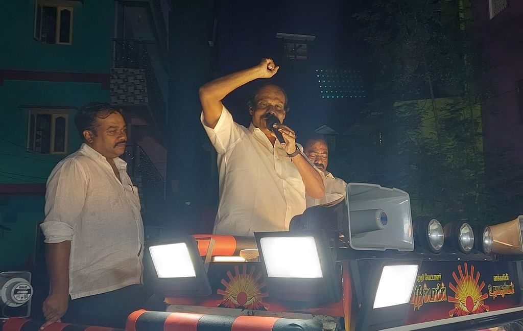 லியோனி