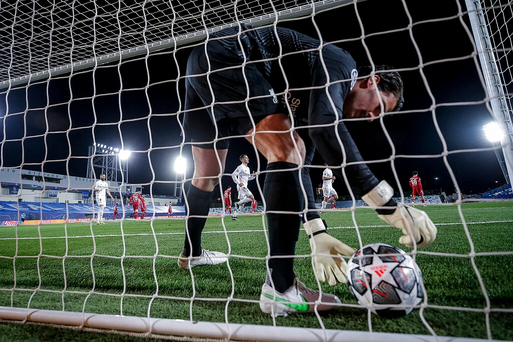 Allison had another ordinary day between the sticks