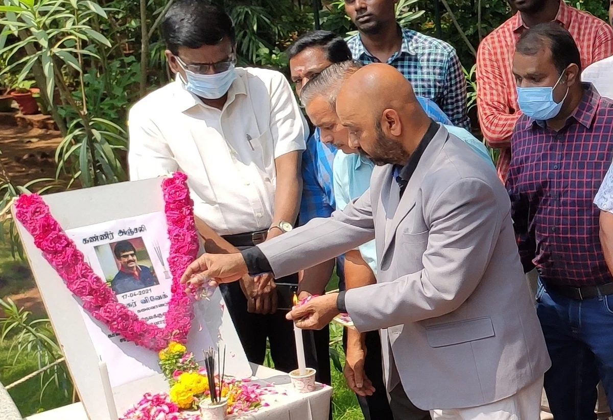 கல்லூரி முதல்வர் தவமணி கிறிஸ்டோபர்